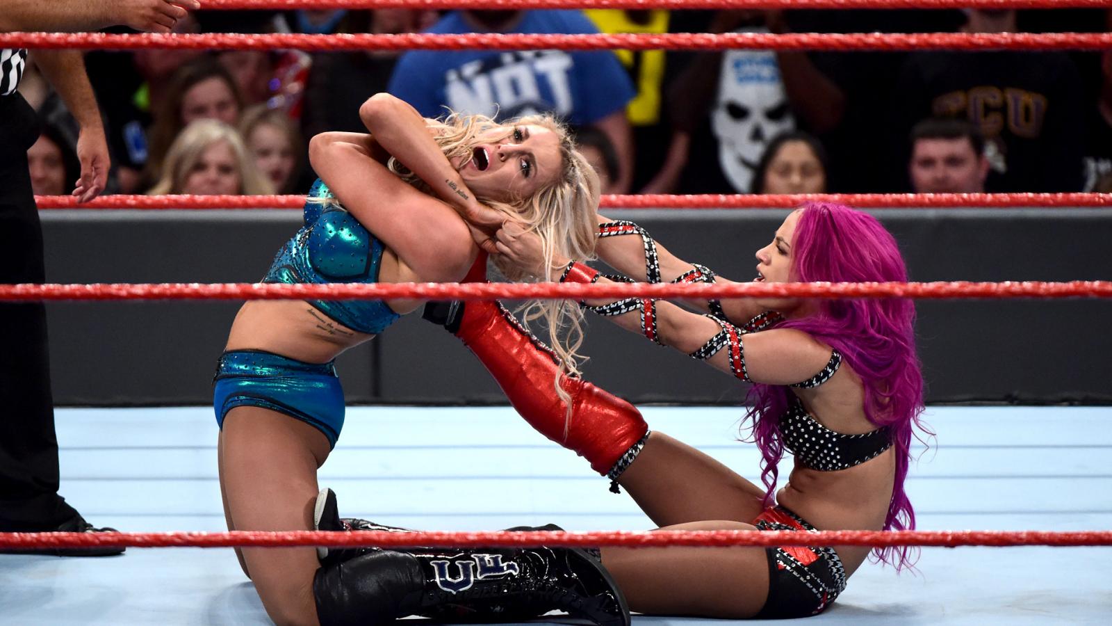 La difficile progression de la WWE en matière de catch féminin