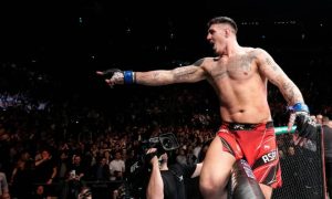 UFC 309 : Aspinall se tient prêt en cas de forfait de Jones ou Miocic