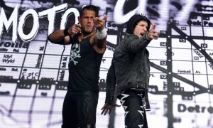 WWE SmackDown : Les Motor City Machine Guns arrivent.