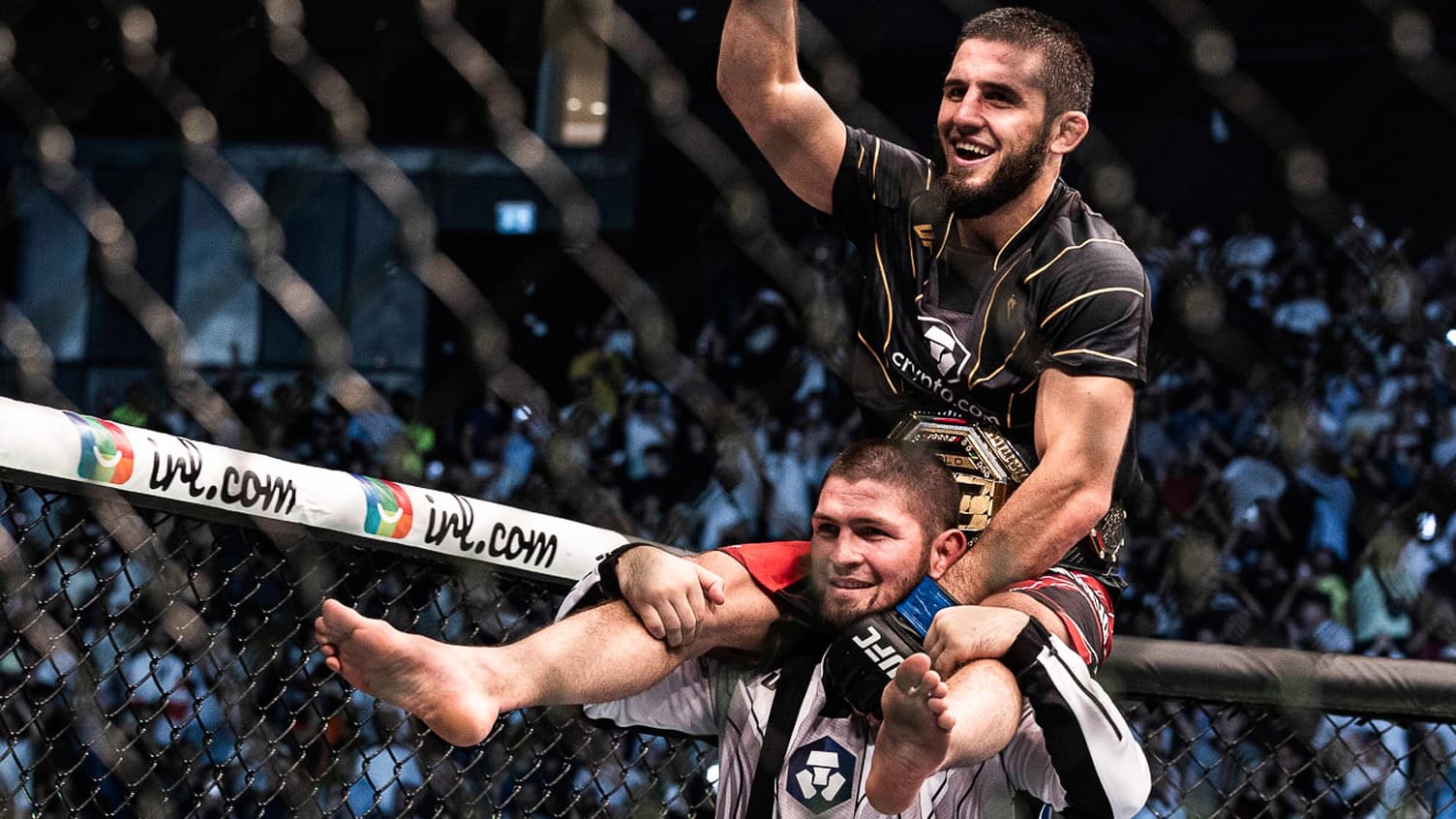 Khabib confirme l'accord pour le retour de Makhachev en janvier. Le champion se prépare pour défendre son titre.